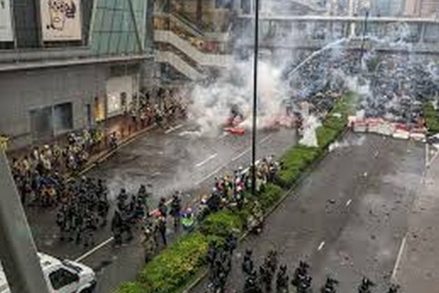 HK Police arrest over 370 people
