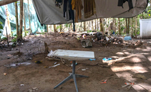 Antena da Starlink em garimpo ilegal