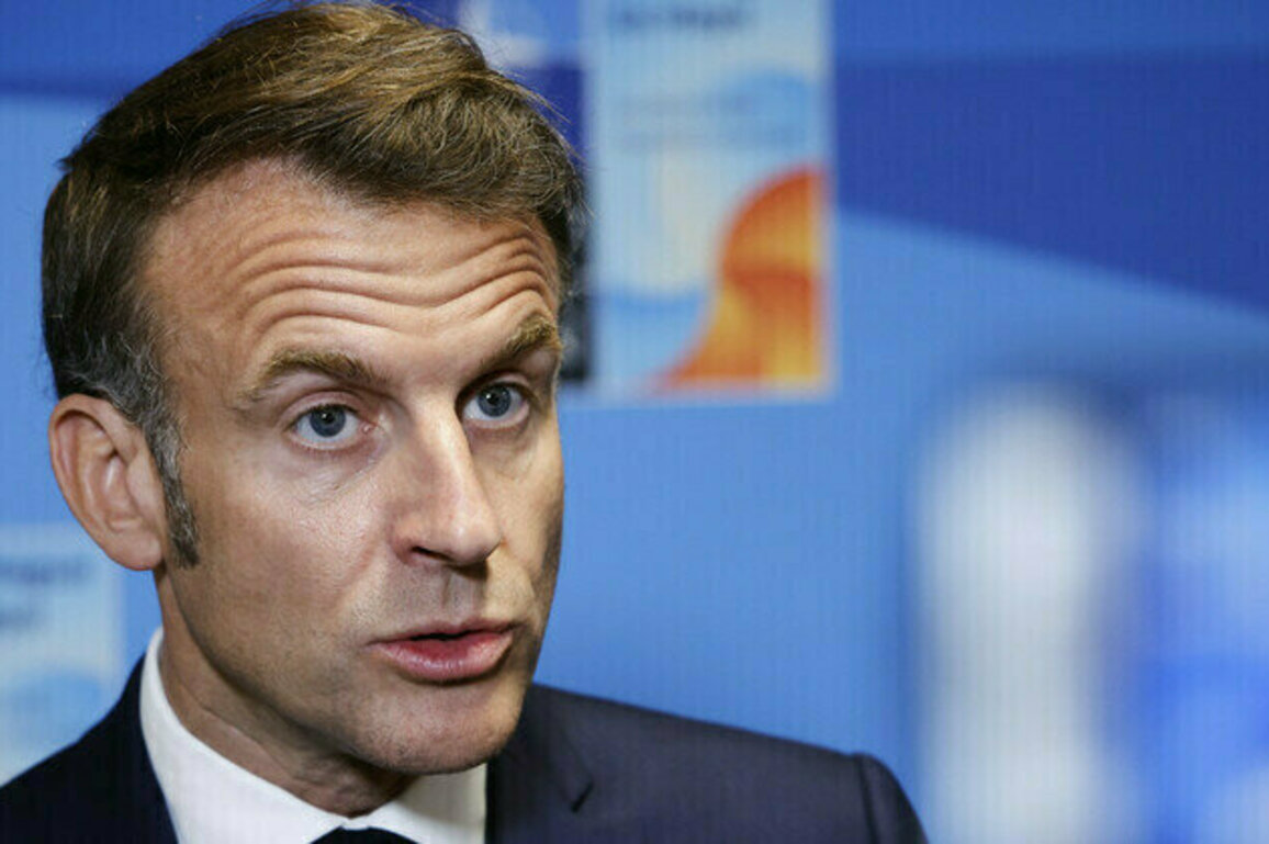 EU must prepare to talk to Russia  Macron