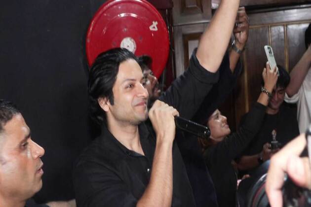 Ali Fazal surprises cinemagoers at 'Mirzapur: The Movie' screening in Delhi, fans call it a "goosebump moment"