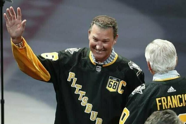 Group led by Mario Lemieux 'very interested' in ownership of Penguins