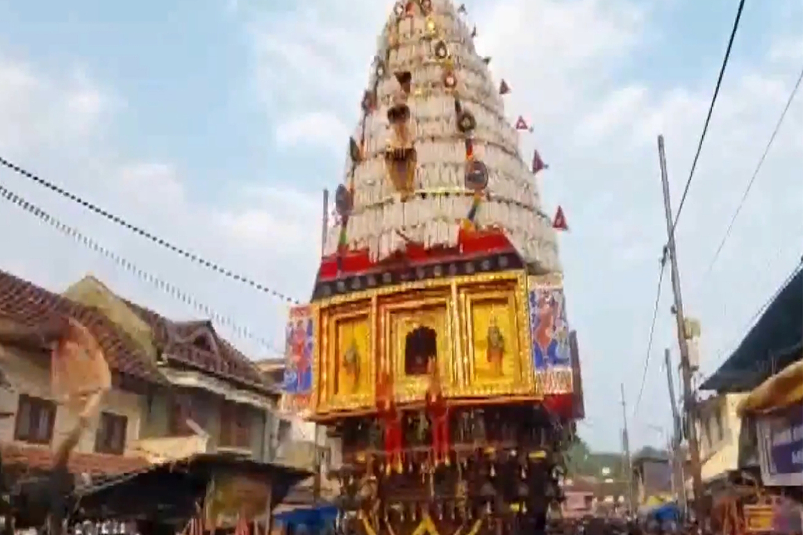 Devotees throng Sabarimala Temple for annual Mandala-Makaravilakku pilgrimage