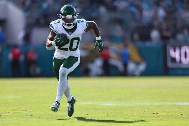 Reports: Jets sign RB Breece Hall to 3-year, $45.75M extension