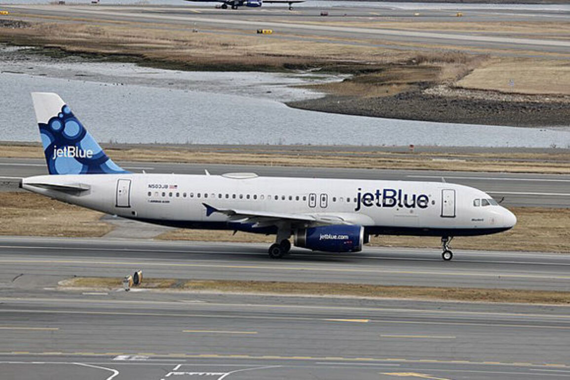 JetBlue aircraft, USAF tanker cross path midair, avoid collision