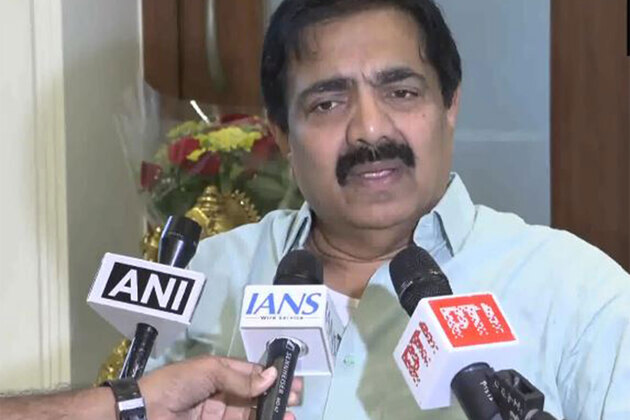Mumbai: NCP-SCP leader Jayant Patil meets CM Devendra Fadnavis over disqualification of mayor