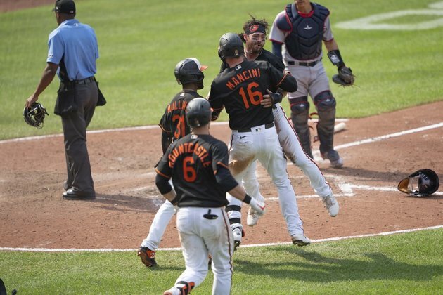 Orioles, Marlins try to ride recent momentum