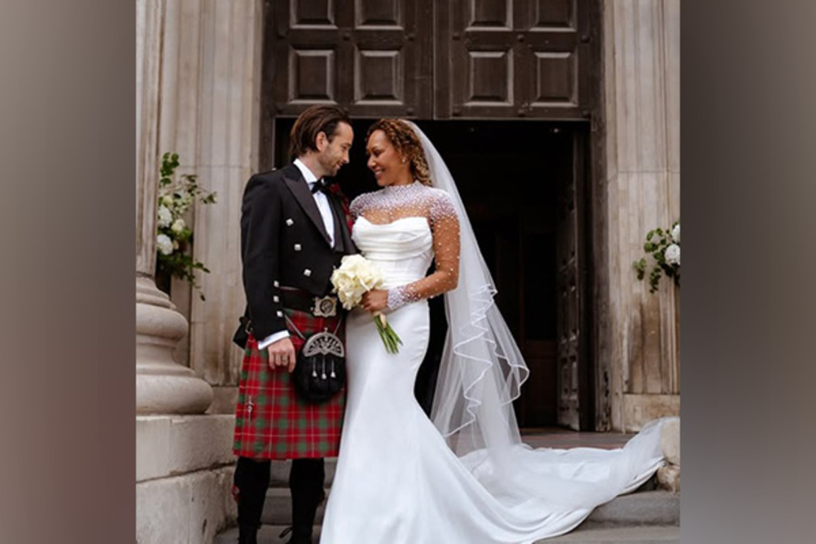 Mel B ties the knot with hairstylist Rory McPhee at London's St. Paul's Cathedral