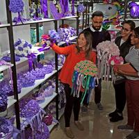 Interview: Colombian top flower exporter says industry unity key to weathering U.S. tariffs