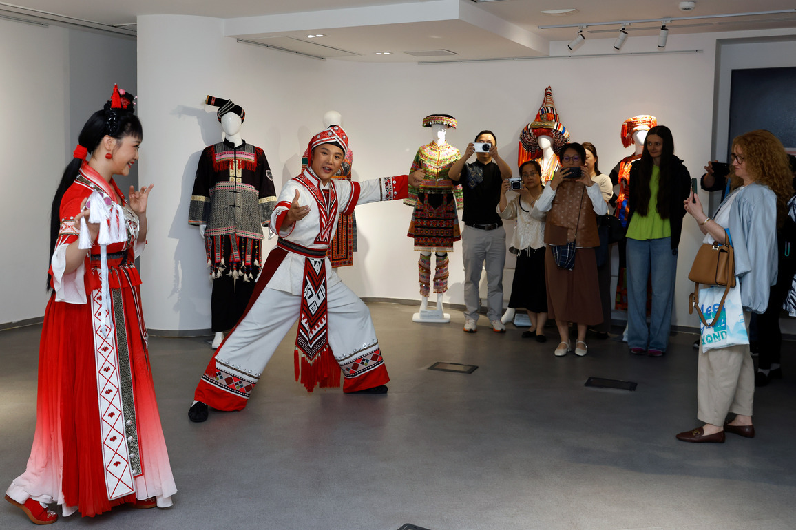 ROMANIA-BUCHAREST-CULTURAL SALON-TEA FOR HARMONY