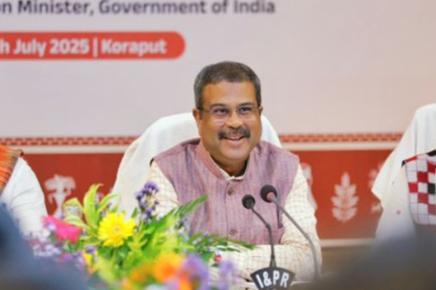 "Naach na jaane aangan tedha": Dharmendra Pradhan takes dig at Rahul Gandhi's accusation on ECI in Odisha