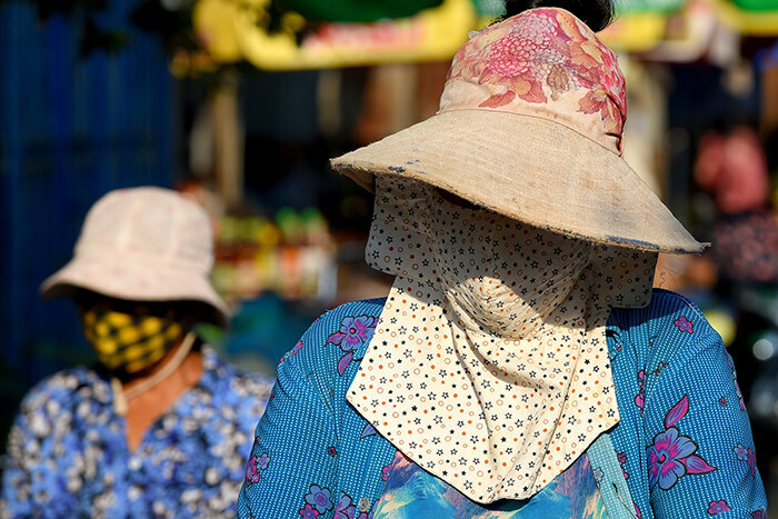 omen wear face masks amid concerns over a spread of the 19 coronavirus at a market in hnom enh on arch 26 2020 hoto by othy