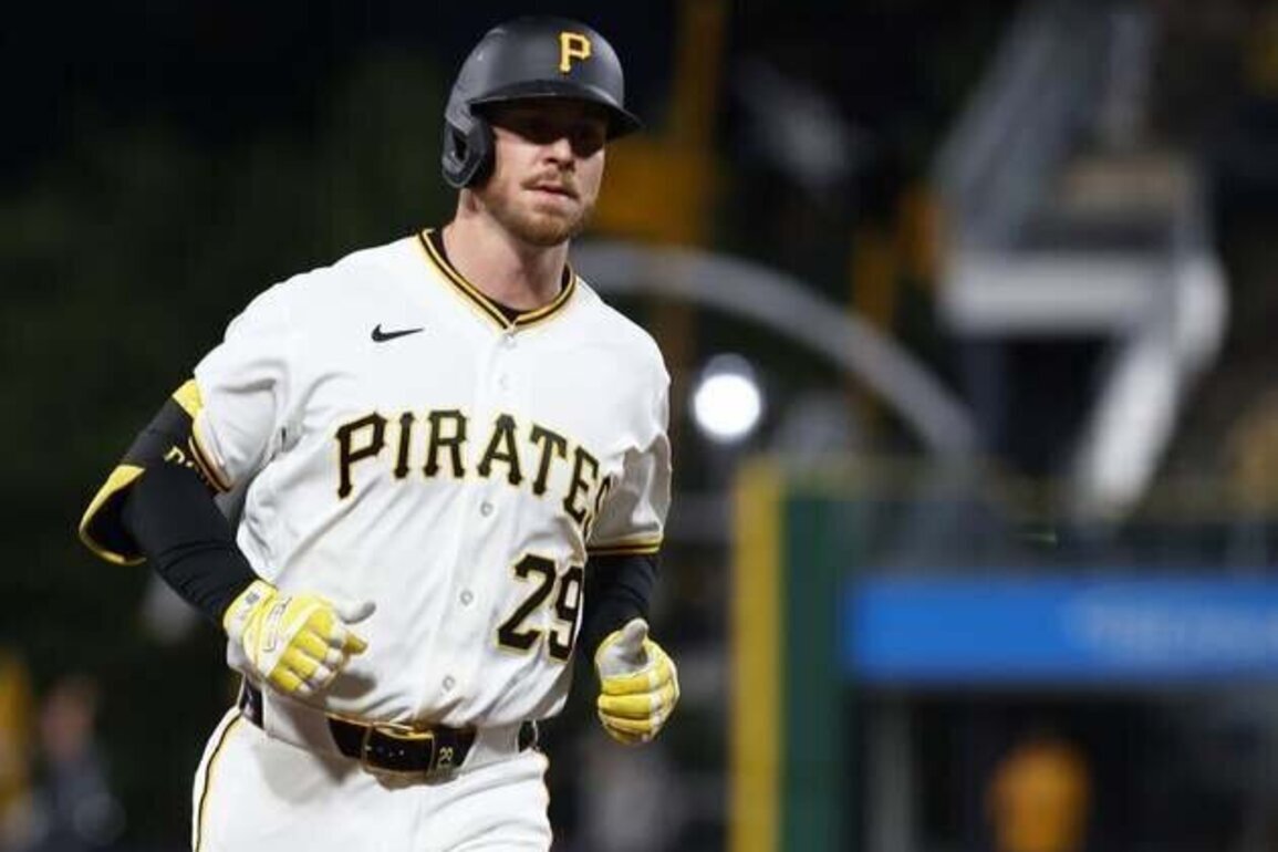 Pirates place Ryan O'Hearn on IL, activate Jake Mangum