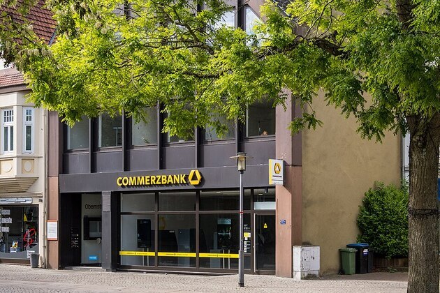 UniCredit, Commerzbank clash over investor support for bid
