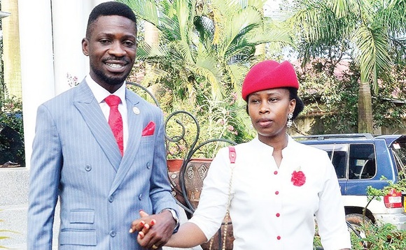 Bobi Wine ne Barbie lwe baagenda okwewandiisa. Bobi Wine ne Barbie lwe baagenda okwewandiisa.