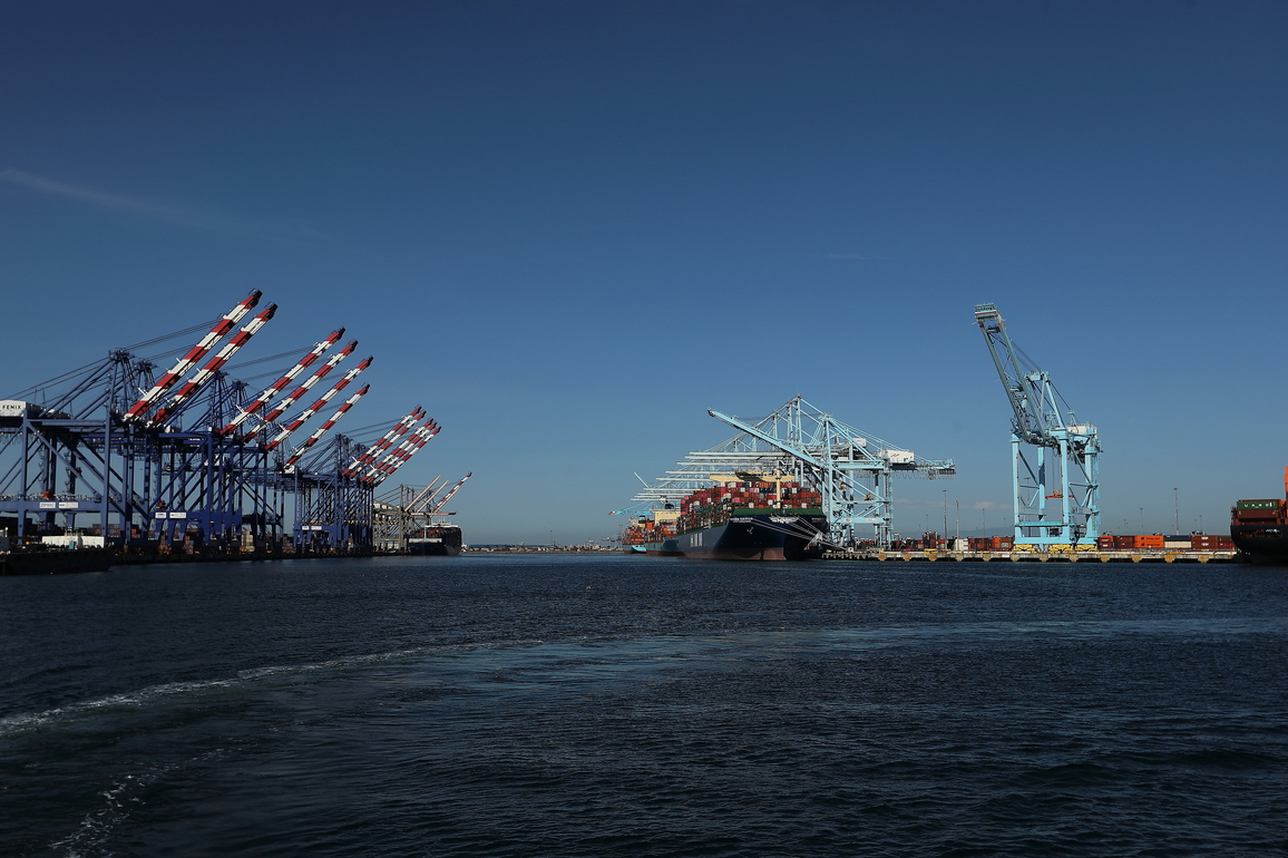 U.S.-CALIFORNIA-GOVERNOR-TARIFFS-WARN