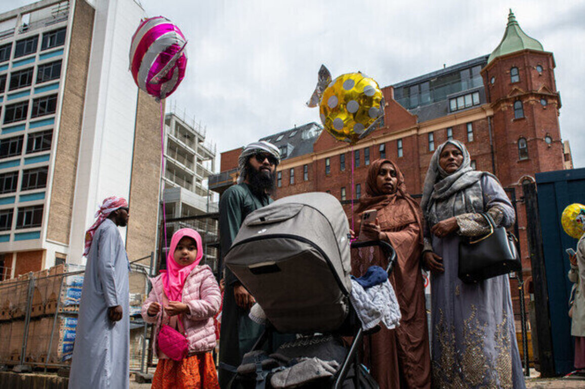 London landlords caught advertising Muslim only flats  media