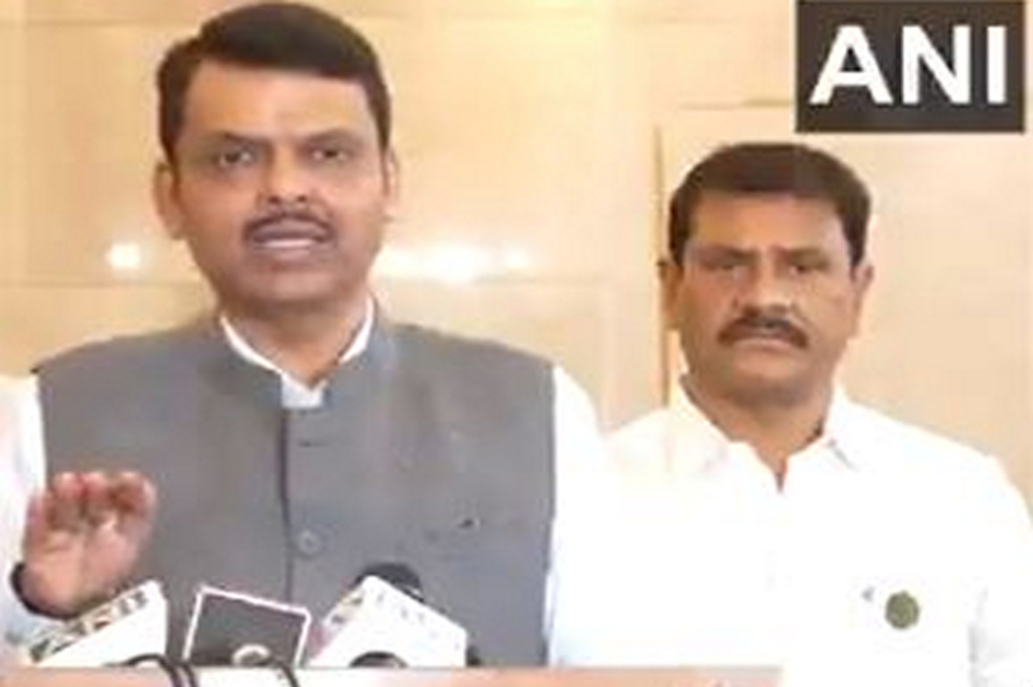 "Rahul Gandhi speaks same language as Pakistan and China": Fadnavis thanks SC for rebuking Congress leader over Army remarks