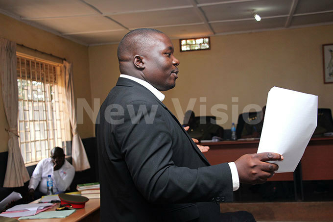  odaboda 2010 boss bdallah itattas lawyer haban anywa presenting his final defence submission at the military court in akindye hoto by van abuye