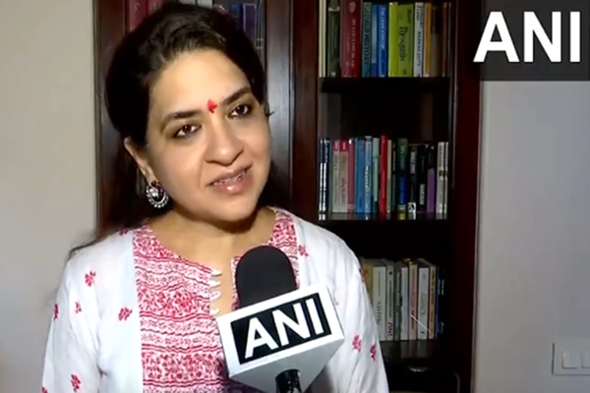 "They haven't even met": Shaina NC on speculations about Aaditya Thackeray, Fadnavis meet