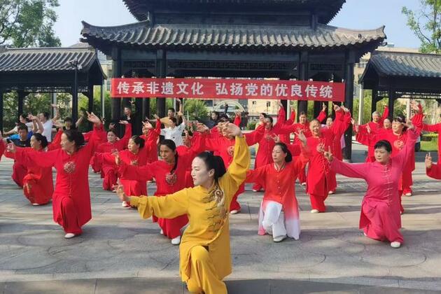 "She-power" lights up China's cultural heritage preservation