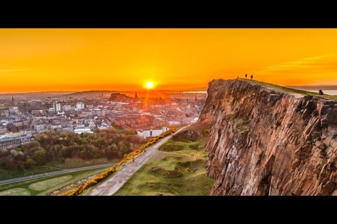 Fire sweeps Arthur’s Seat, landmark overlooking Edinburgh