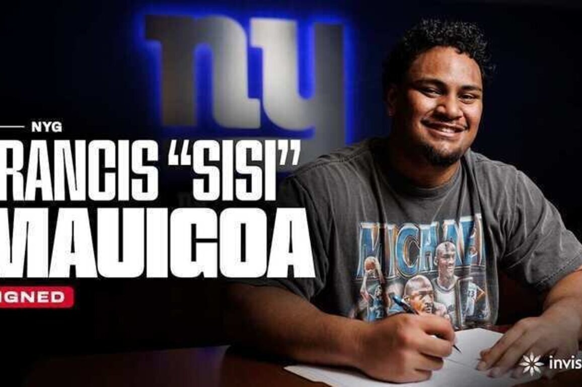 OL Francis 'Sisi' Mauigoa signs rookie contract