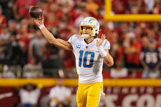 Chargers' Justin Herbert (ribs) questionable vs. Jaguars