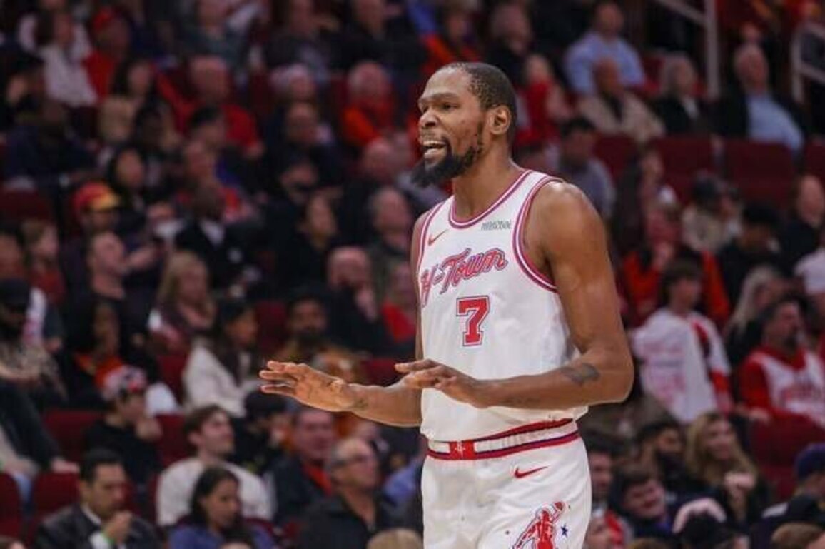 Kevin Durant drops 30 as Rockets surge past Pacers