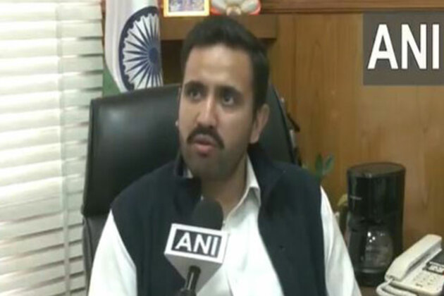 Himachal Minister Vikramaditya Singh warns action over poor dept work, says inefficient contractors to be blacklisted