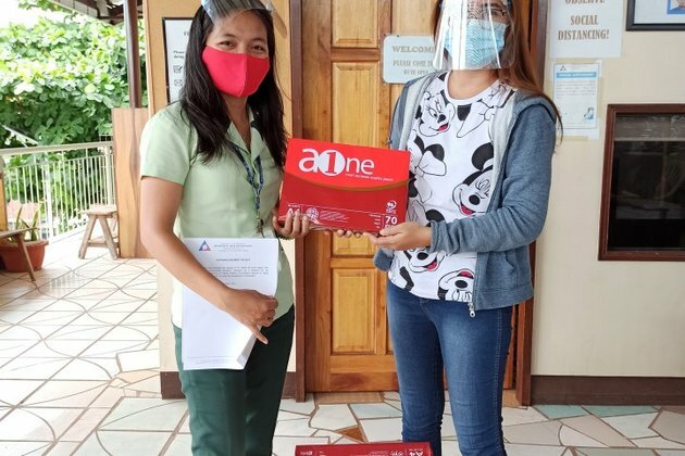 DOLE Camiguin holds &#039;bond paper&#039; project for modular learning
