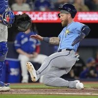 Rays OF Jake Fraley (hernia) lands on 10-day IL