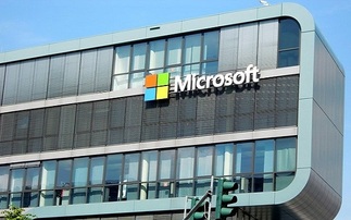 Microsoft hires leading Apple engineer to work on in-house server chips