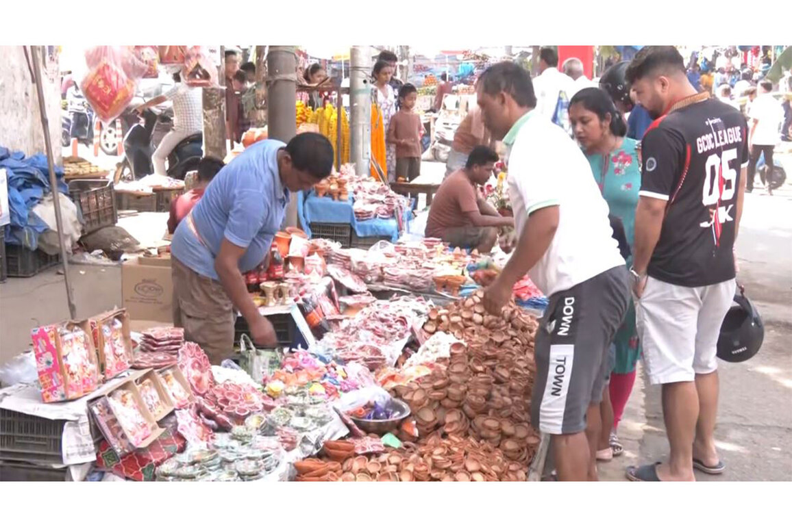 People throng Guwahati markets to buy banana plants, bamboo sticks, diyas amid subdued Diwali celebrations