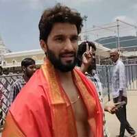 RCB players offer prayers at Sri Venkateswara Swamy Temple, Tirumala