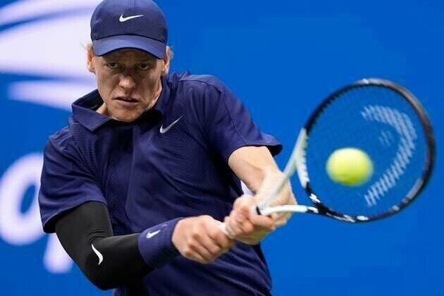 Jannik Sinner bests Ben Shelton to reach Paris Masters semis