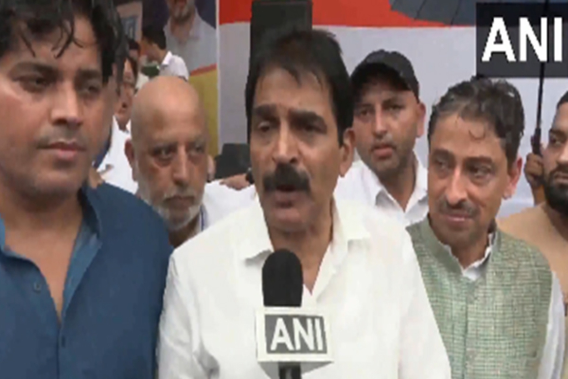 "Centre cheating people of J-K": Congress reiterates statehood demand for UT