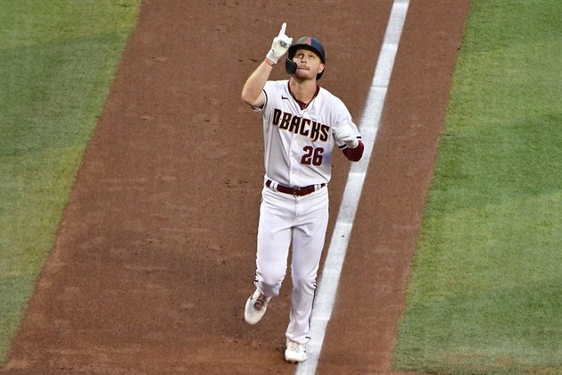 Diamondbacks rally, hand Royals fifth straight setback