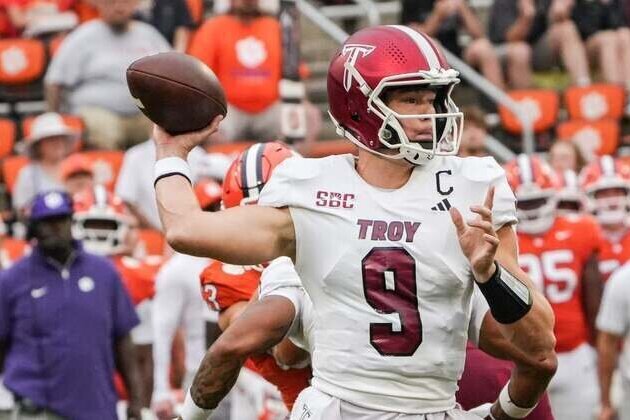 Troy, Jacksonville State renew rivalry in Salute to Veterans Bowl