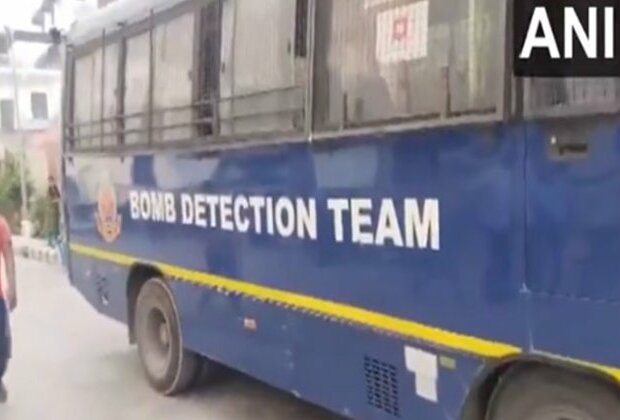 Two hospitals receive bomb threat in Delhi, bomb disposal team at spot