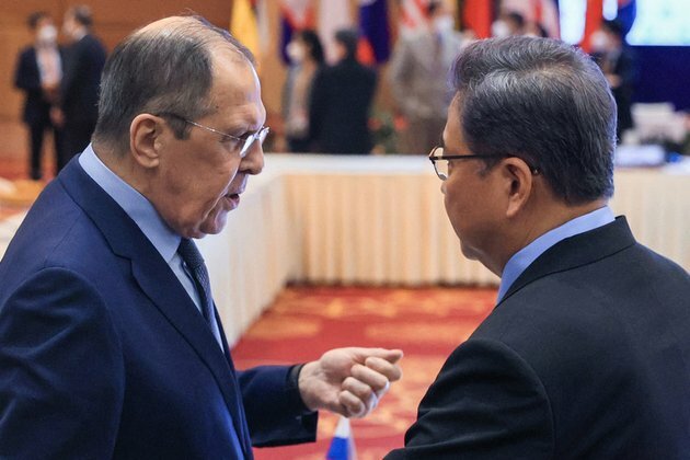 China weighs in on &#039;strategic cooperation with Russia