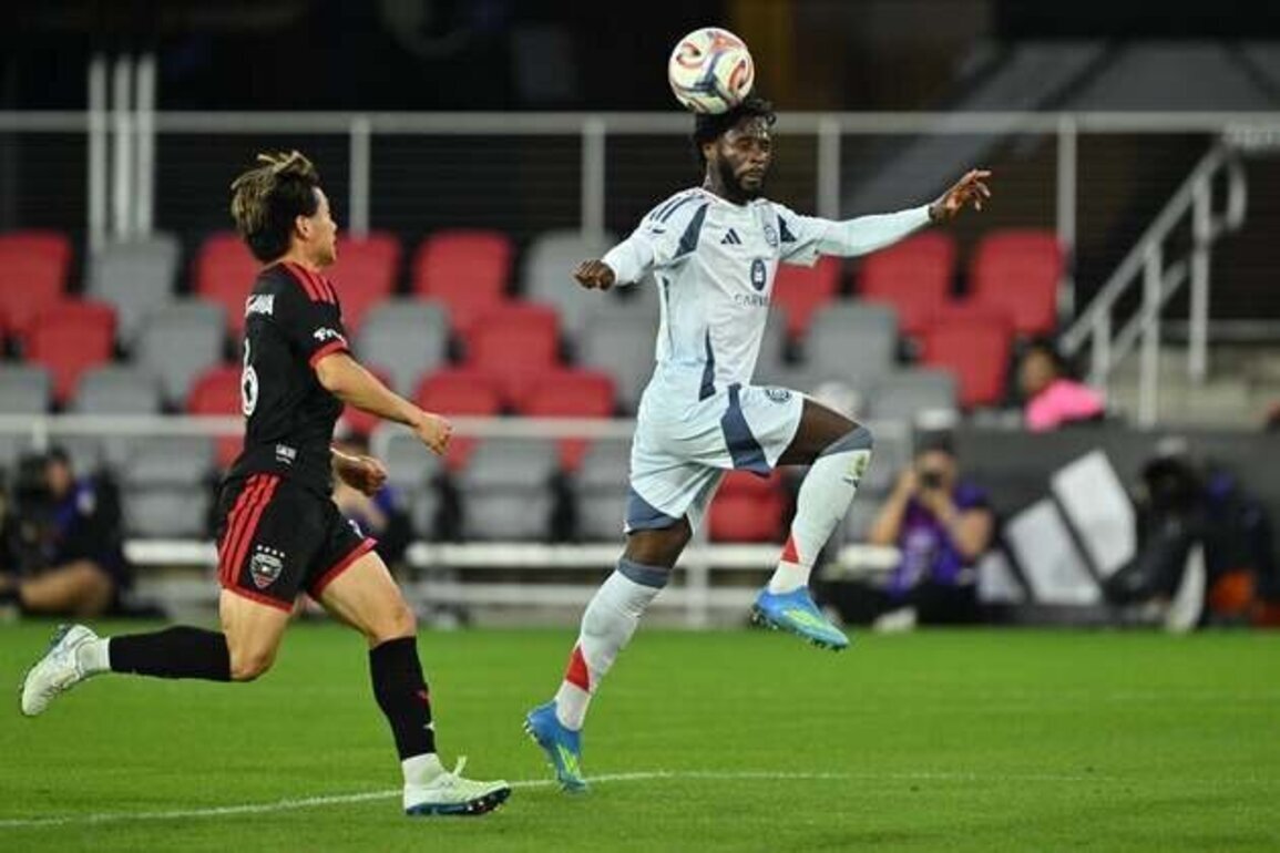 Fire heat up late to drop D.C. United, three-game losing streak