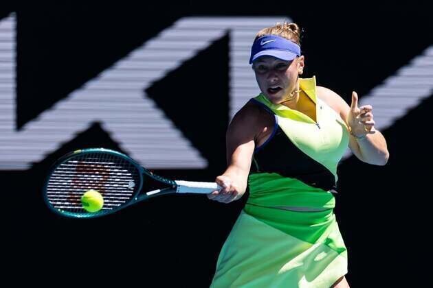 Iga Swiatek, trio of Americans advance to Australian Open 4th round