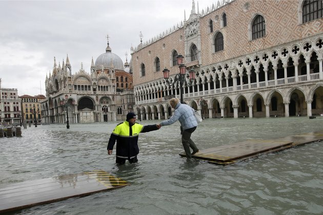 Venice floods: Historical myths may attract the aid city needs