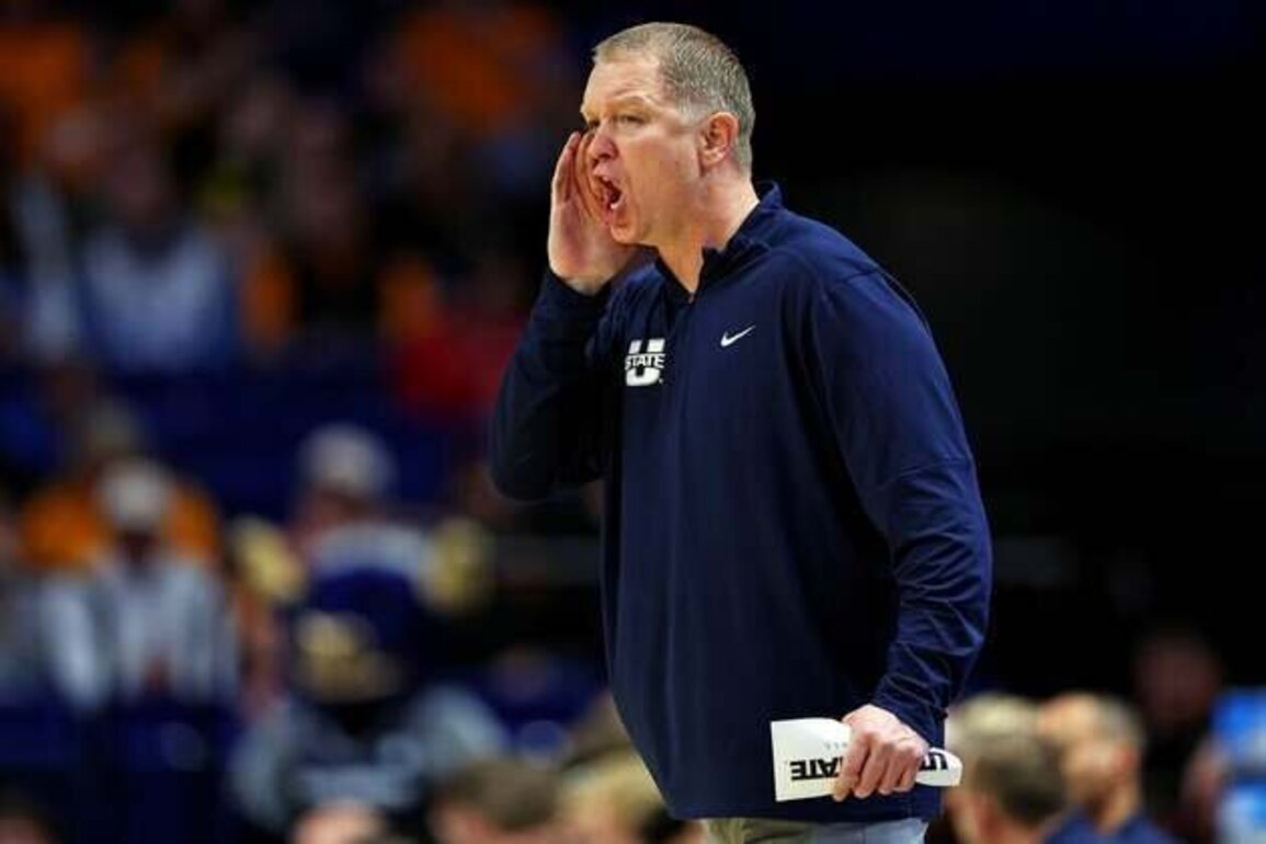 No. 23 Utah State passes first conference test, bests Nevada