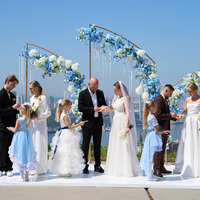 RUSSIA-VLADIVOSTOK-GROUP WEDDING