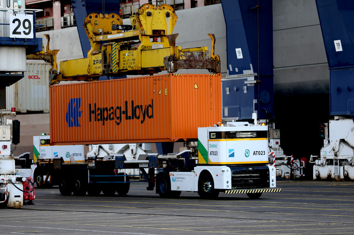 BRITAIN-FELIXSTONE-CHINESE DRIVERLESS TRUCKS-ARRIVAL