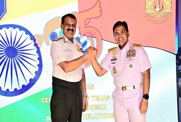 Indian Navy Chief fosters camaraderie between India-Indonesia during reception onboard INS Mysore