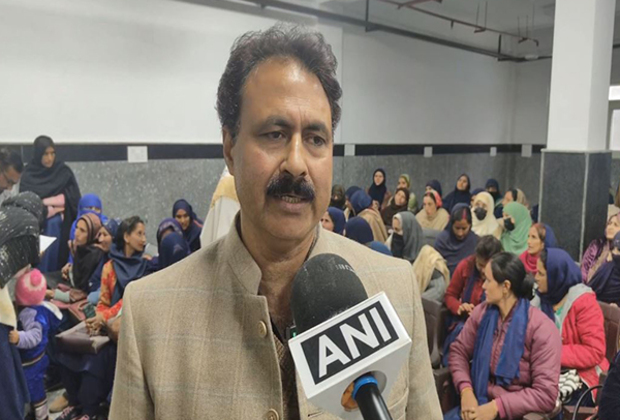 J-K: Asha workers promoting institutional deliveries in Doda, receive increment of Rs 1,000 as incentive