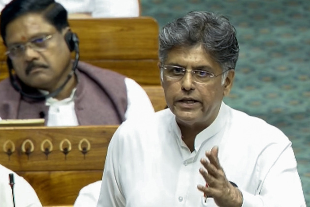 "While OMCs make hay, people being crushed": Manish Tewari attacks Centre over LPG price hikes