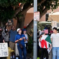 Curfew will continue amid Los Angeles protests, mayor says